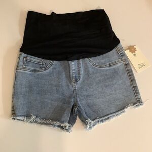 Love Soho Size Medium Maternity Jean Shorts Frayed. New With Tags